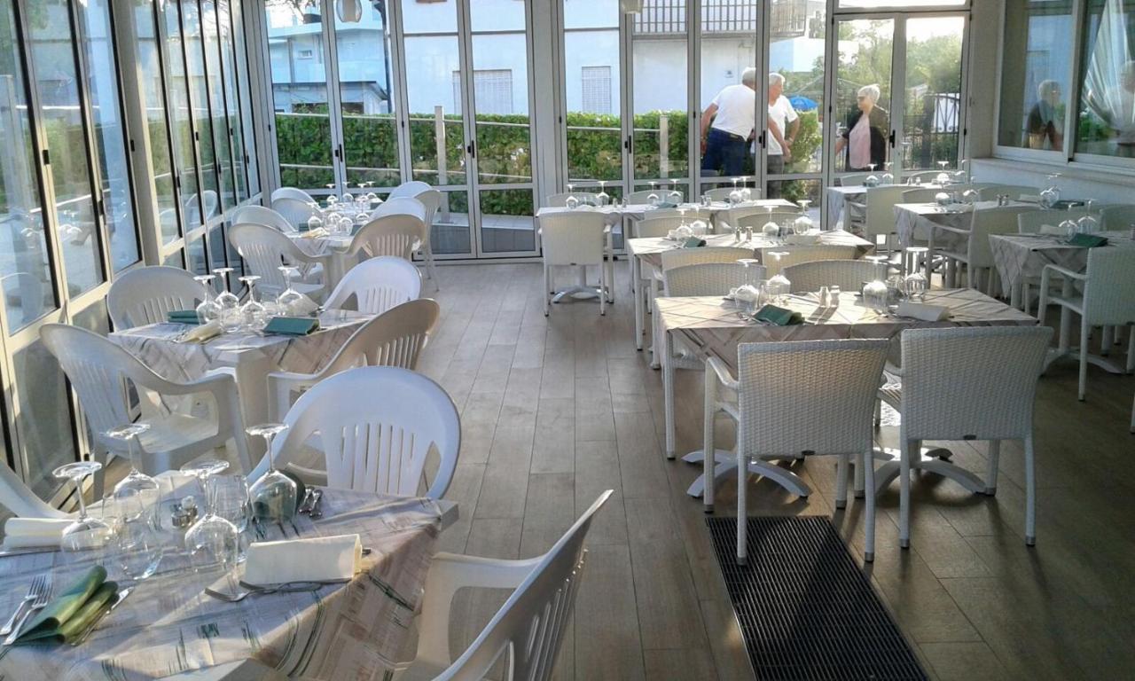 Oasi Verde Lido di Jesolo Bagian luar foto